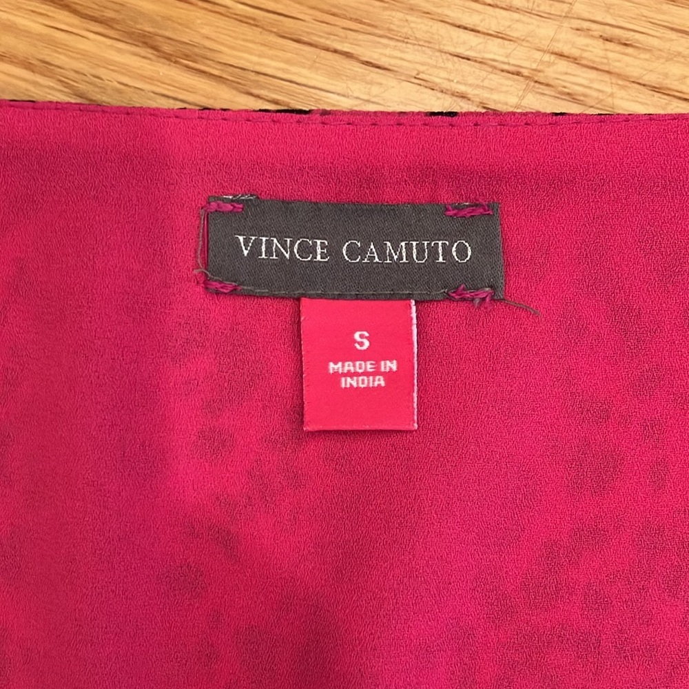 Vince Camuto Small Pink and Black Blouse V neck - Picture 2 of 7